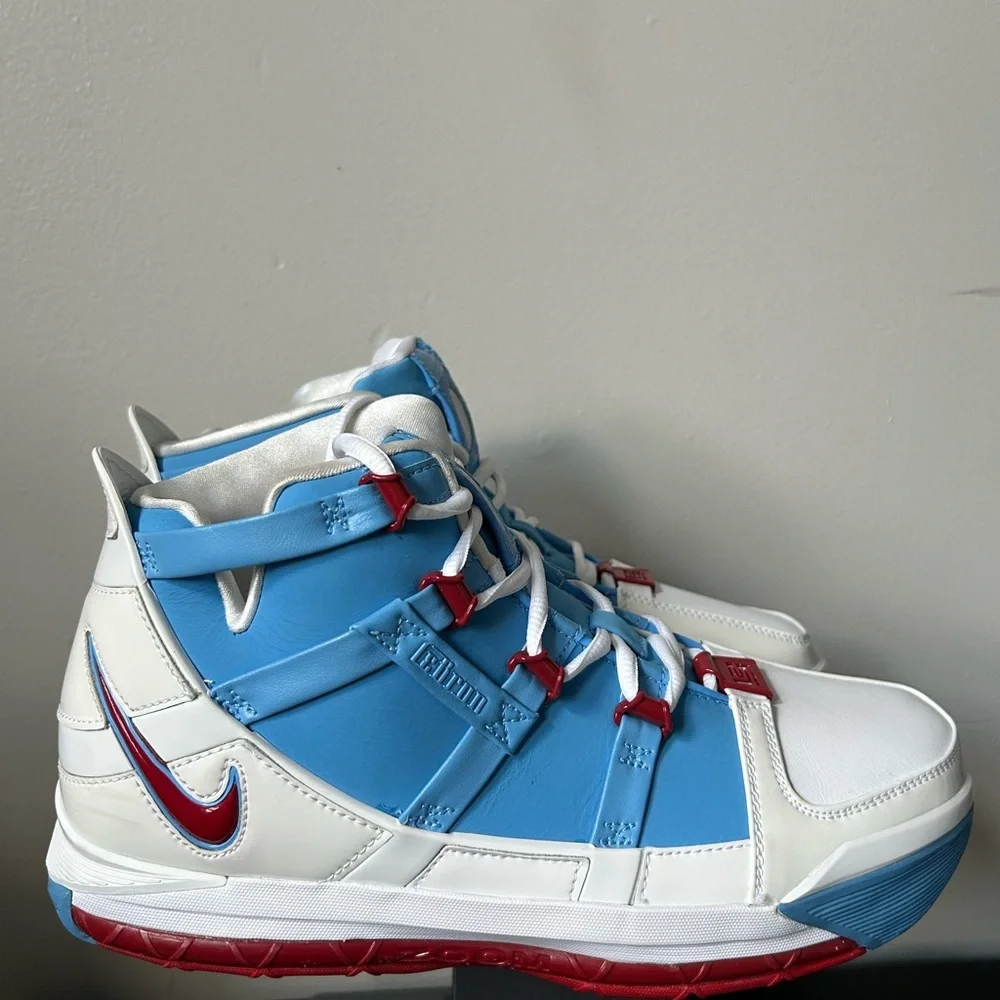 Nike LeBron 3 “Houston Oilers” Men’s Size 10 👟🏀 - Picture 2 of 12